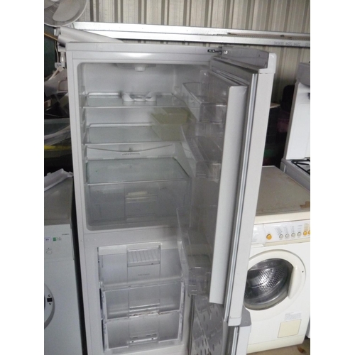61 - Beco frost free upright fridge freezer