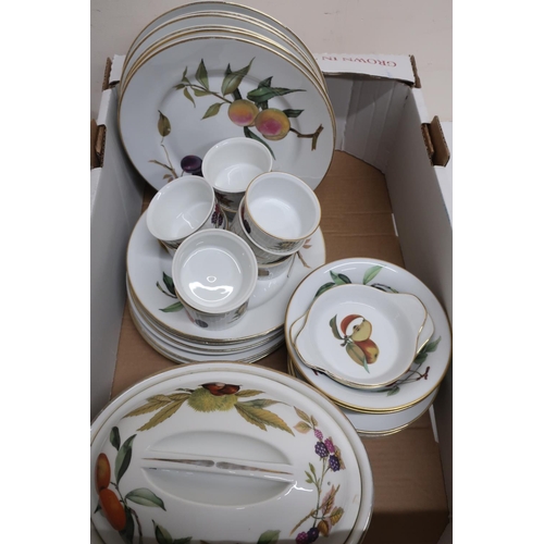55 - Quantity of Worcester Evesham and other oven to table ware including tureen, ramekin etc