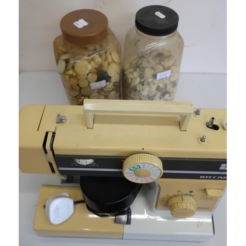 141 - Riccar model 690 electric sewing machine and a large quantity of undyed 1940-60's buttons