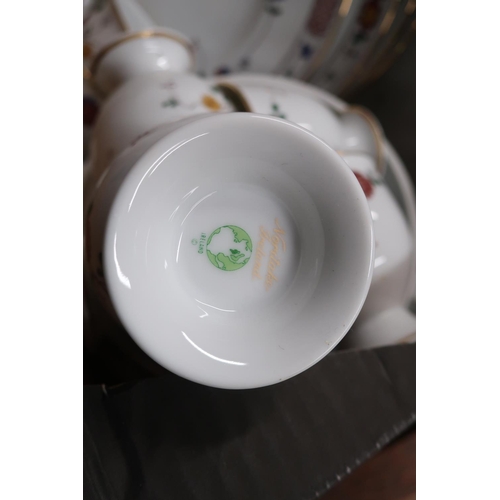 106 - Comprehensive Noritake Ireland Nanking pattern dinner service no.2860 (approx 62 pieces)