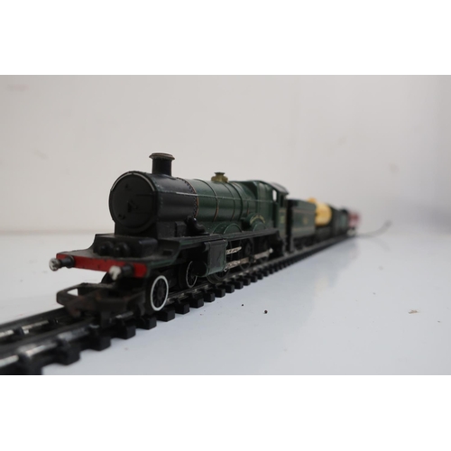 120 - Trix Twin tri-ang including 260 Tintagel Castle loco 5011 with tender, passenger carriage, rolling s... 