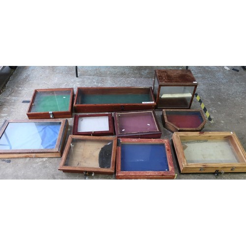 147 - Nine table top display cabinets