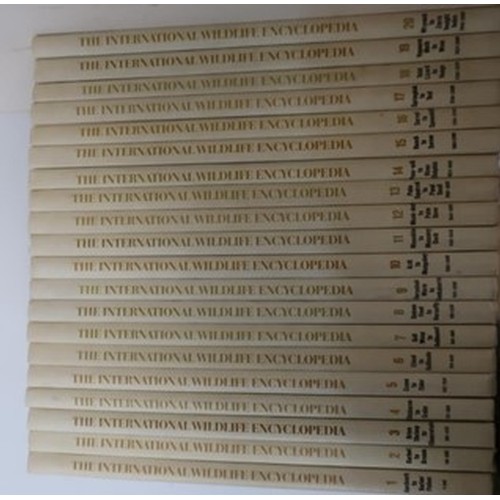 440 - Set of twenty international wildlife encyclopedias