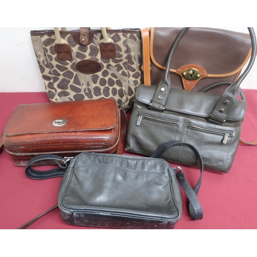 44 - Collection of ladies leather handbags by A. D Mackenzie, Dooney & Bourke, Liz Cox etc (5)