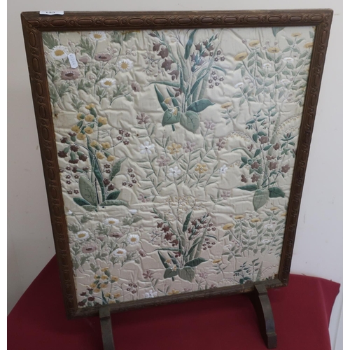 133 - Embroidered floral pattern oak framed fire screen (57cm x 77cm)