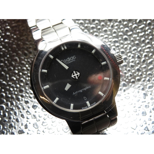 503 - Zodiac Astrographic automatic wristwatch with date. Stainless steel case and bracelet. Complete with... 