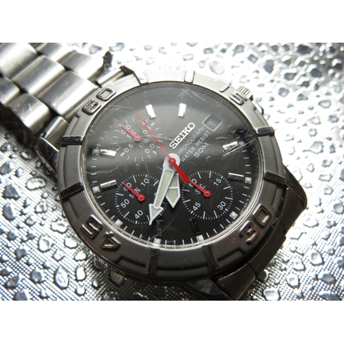 514 - Seiko quartz chronograph with date. Stainless steel case and bracelet. Case back stamped. Movement R... 