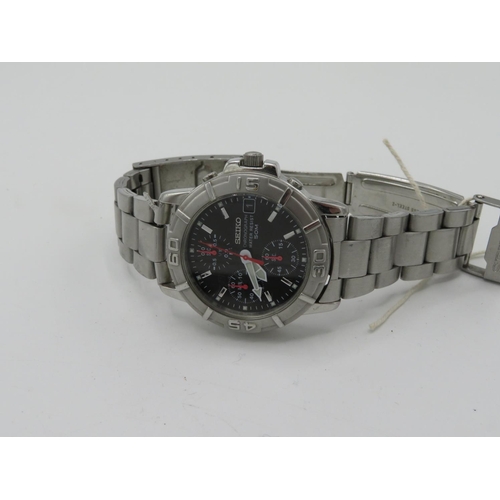 514 - Seiko quartz chronograph with date. Stainless steel case and bracelet. Case back stamped. Movement R... 