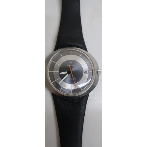 618 - Omega Dynamic hand wound wristwatch with date. Stainless steel case on leather strap, with Omega buc... 