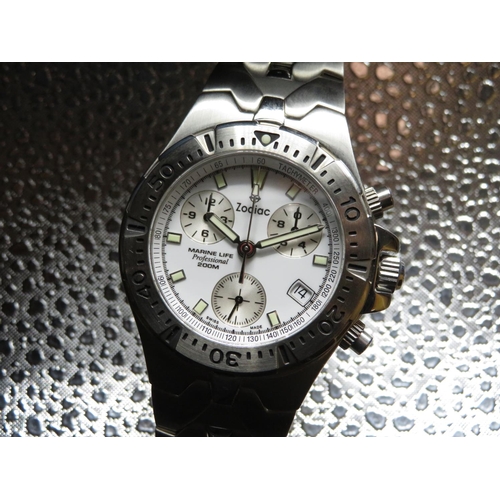 600 - Zodiac Marine Life professional 200M divers quartz chronograph wristwatch with date. Stainless steel... 