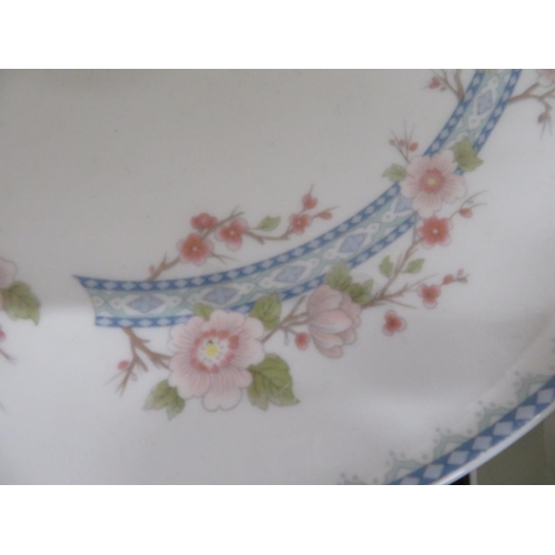 219 - Coalport 'April' 12 piece dinner service including dinner plates, side plates, tureens, cups and sau... 