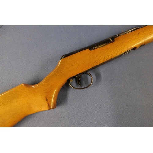 578 - BSA armatic .22 semi auto rifle, barrel screw cut for sound moderator (lacking magazine), serial no.... 