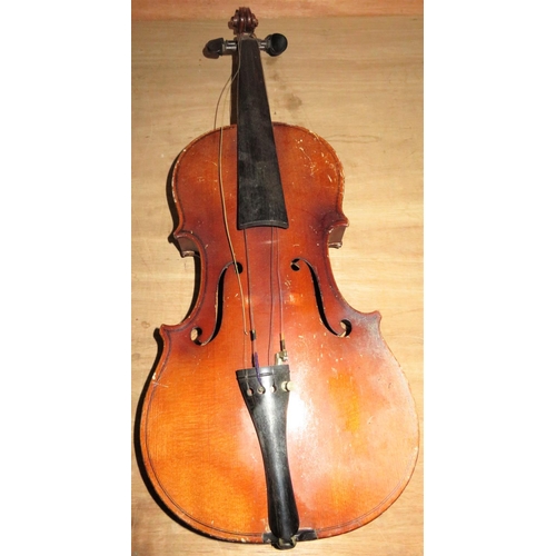 277 - Early 20th C Violin, two piece back (L56cm)