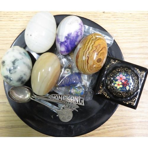 320 - Collection of carved polished hardstone eggs(5), far Eastern souvenir teaspoons (2), cloisonne cat &... 