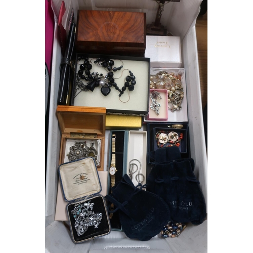 389 - Collection of costume jewellery including ladies Rotary wristwatch, various beads, pendants etc