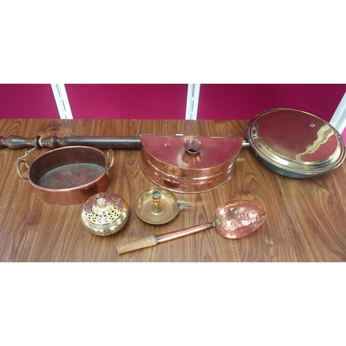 456 - Brass warming pan on turned wooden handle, copper foot warmer, skimmer and oval planter and other me... 