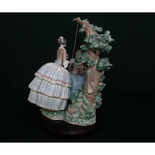 2 - Lladro figurine 1868 “A Quiet Conversation” Limited Edition Number 570/1500, in original box with si... 