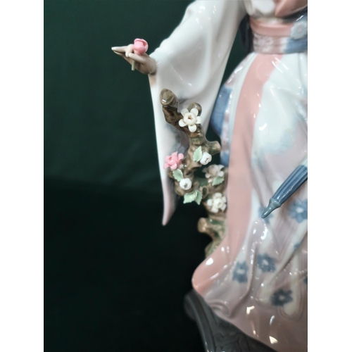 21 - Lladro figurine 1451 “Teruko” in original box, H28cm.