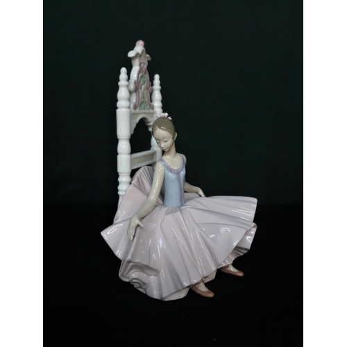 28 - Lladro figurine 6484 “After The Show” in original box, H26cm.
