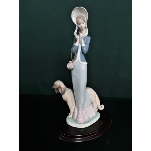 55 - Lladro figurine 1537 “Stepping Out”, in original box. H34cm, including base.