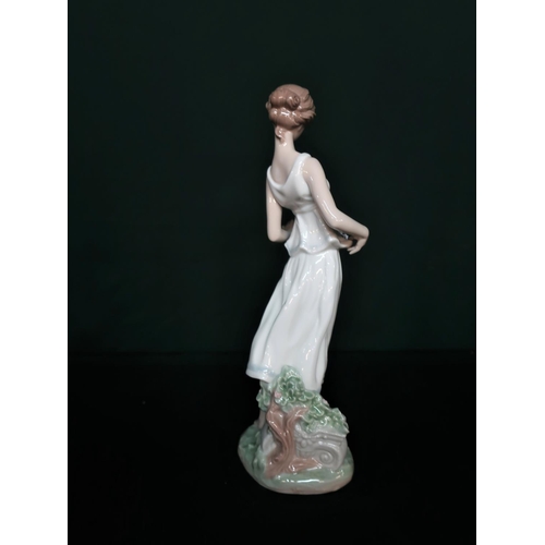 60 - Lladro Privilege figurine 7709 “Flowers For A Goddess” in original box, H27cm.