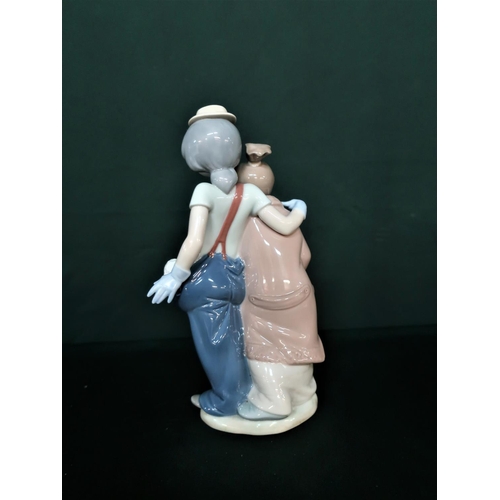 65 - Lladro Privilege figurine 7686 “Pals Forever” in original box, H22cm.