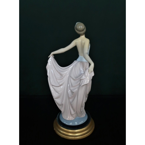 79 - Lladro figurine 5050 “Dancer” H30cm, including base.