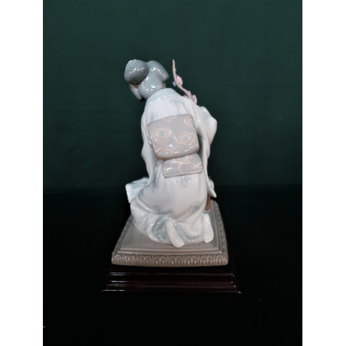 84 - Lladro figurine 4840 Japanese Geisha, including base.