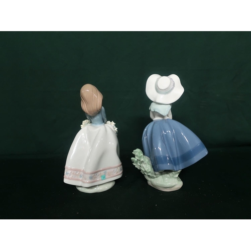 105 - Lladro figurine 5222 “Pretty Pickings” in original box, H18cm and Lladro figurine 5467 “May Flowers”... 