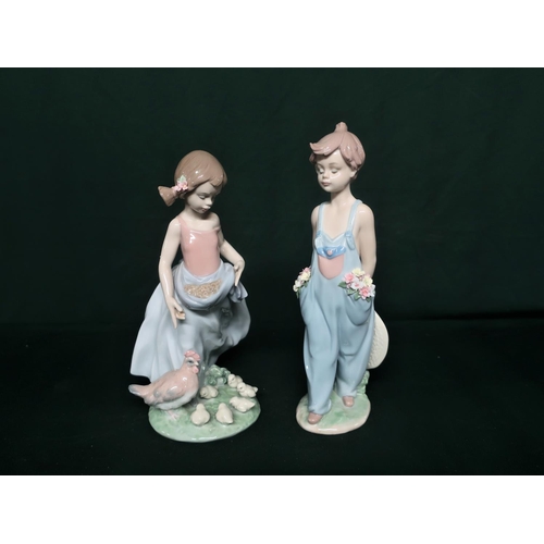 108 - Lladro figurine 6577 “Afternoon Snack” in original box, H23cm and Lladro figurine 7650 “A Pocket Ful... 