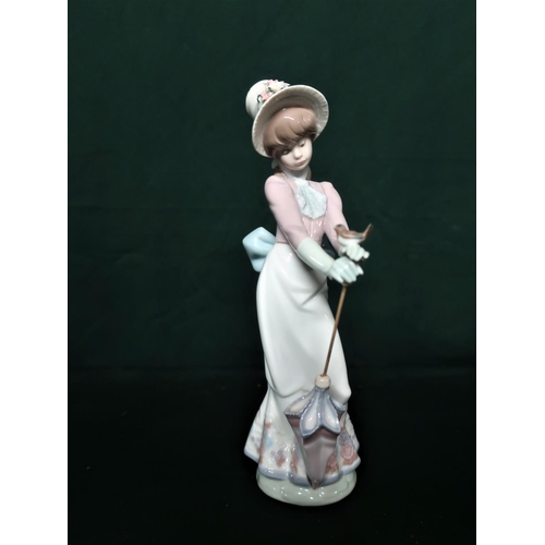 109 - Lladro figurine 8022 “Little Lady” in original box, H21cm Lladro figurine 7618 “Garden Song” in orig... 