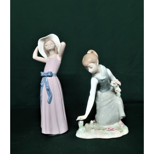 88 - Lladro figurine 1172 Girl Picking Flowers, H21cm and Ladro figurine 5011 