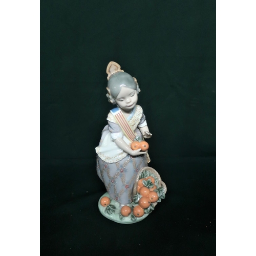 90 - Lladro figurine 1304 