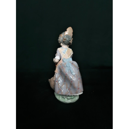 90 - Lladro figurine 1304 