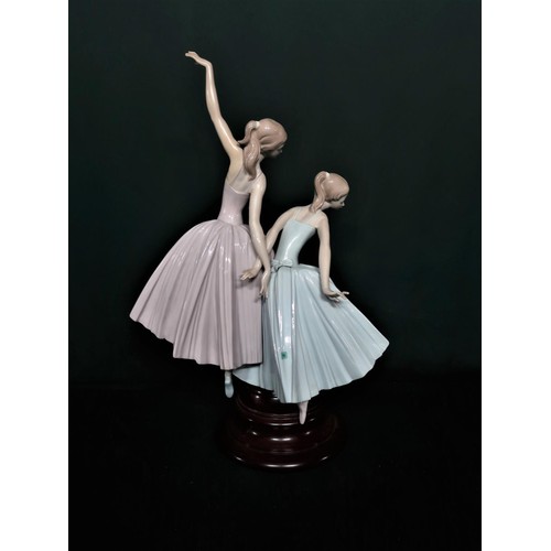 91 - Lladro figurine 5035 “Merry Ballet”, H50cm