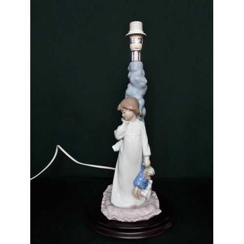 141 - Nao by Lladro Lamp 2001309 