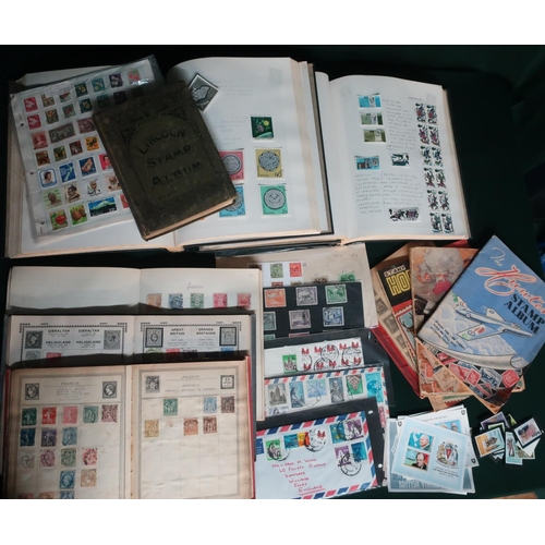 186 - Collection of All World Stamps, mostly used including: Countries, Art, Buildings and Animals, in alb... 