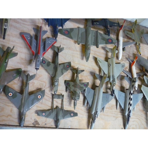 227 - Large collection of Airfix and other models in finished and painted states