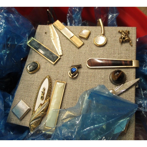 114 - Quantity of costume jewellery including cufflinks, tie pins, cigar holder, glass scent bottle with E... 