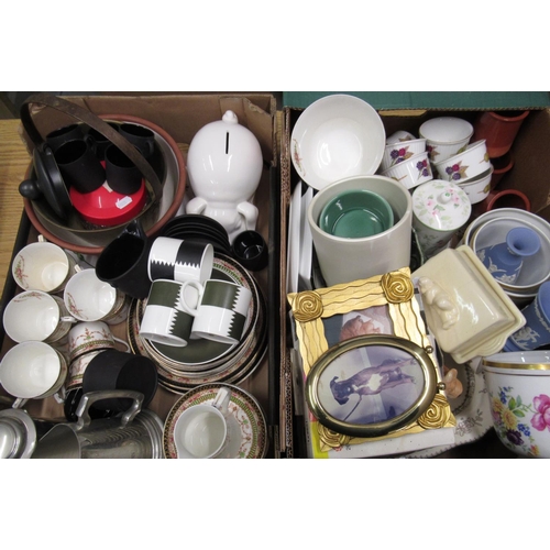 65 - Wedgwood Susie Cooper design Green Heraldry  coffee cans and saucers, Royal Worcester Evesham ramaki... 