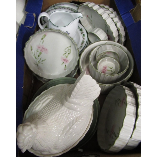 261 - Worcester Herbs pattern dinnerware, Midwinter cookware and a chicken on nest tureen etc