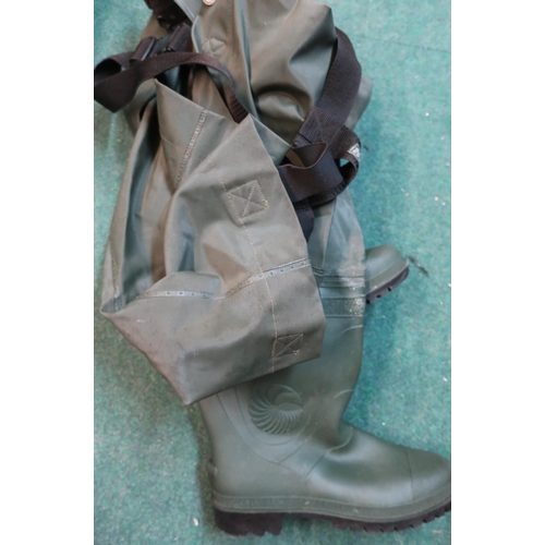 313 - Snowbee 45 chest waders