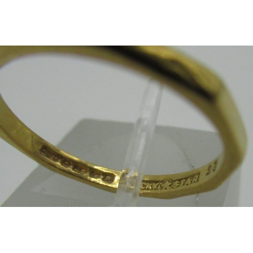130 - 22ct gold hallmarked decagonal shaped ring, 2.0g