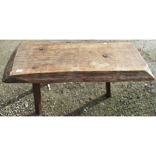 200 - Early 20th C country made oak occasional table the rustic cut top on three angular out splayed suppo... 