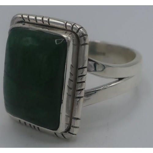 448 - 925 silver emerald gemstone ring with a 18ct cabochon emerald