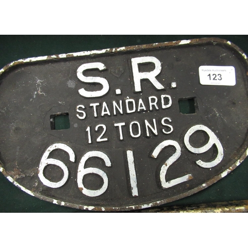 123 - Southern Rail wagon plate