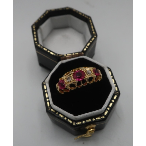 274 - Victorian 18ct gold hallmarked five stone diamond and red stone ring, size L