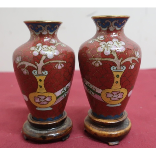 9 - Chinese scent bottle & stopper, internally painted with figures in an extensive garden landscape, H9... 