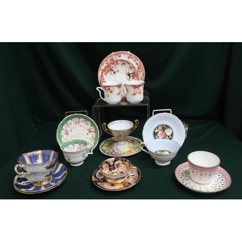 33 - Collection of assorted teacups and saucers by Davenport, Paragon and Royal Crown Derby
(10 x teacups... 