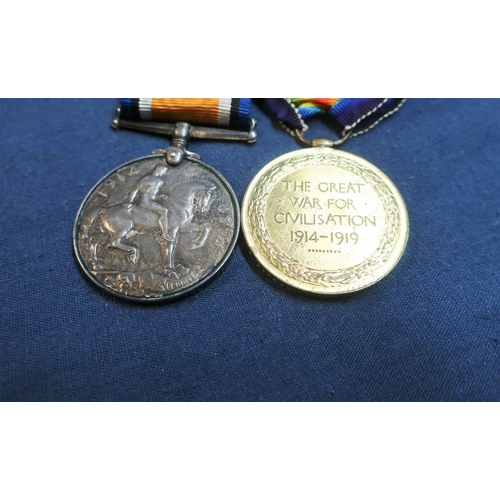 224 - WWI pair comprising of war and victory medal 314863 PTE.L.Ellis North'd.fus